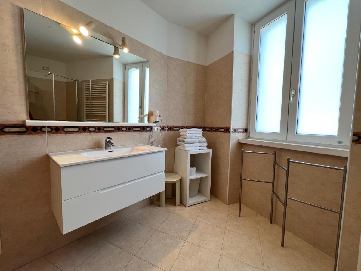 Appartamenti Baia Azzurra 3. Торболе Экстерьер фото